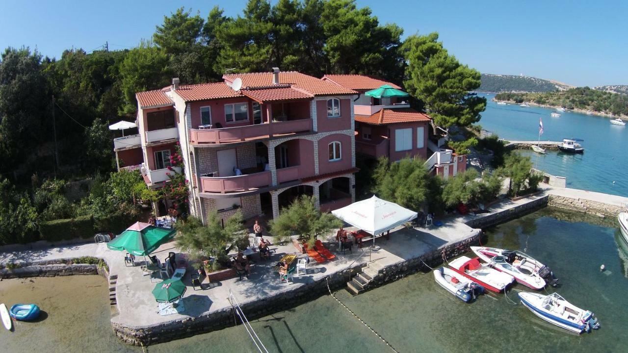 Apartments Zala Matusan Supetarska Draga Exterior photo